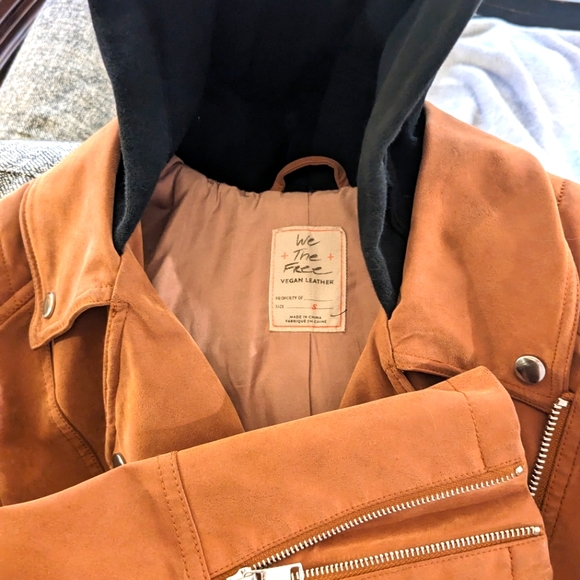 I bought this jacket at Dillard's.... Worn twice... - Picture 5 of 5